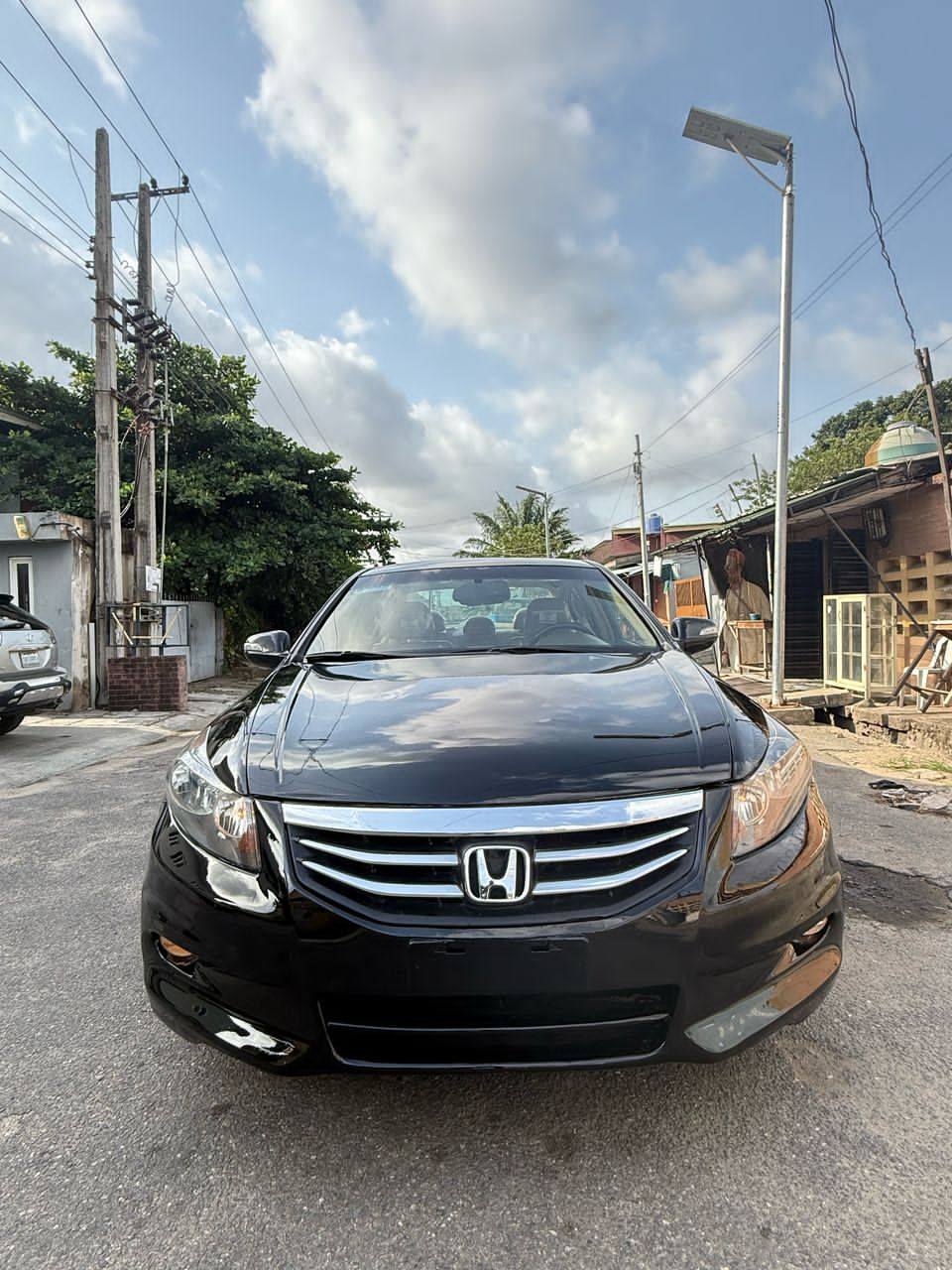 A picture of Good deal Just see and pay Honda Accord 2009 Registered
