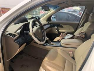 A picture of Accura MDX 08