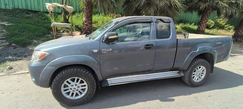 used toyota hilux