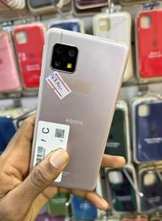 A picture of AQUOS.SENSE.5G
