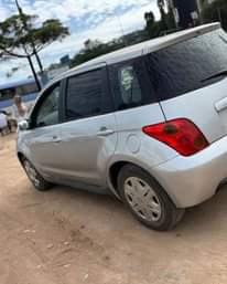 A picture of Toyota Ist Bei kitonga Niko nayo Mwanza Nipgie 0766350128