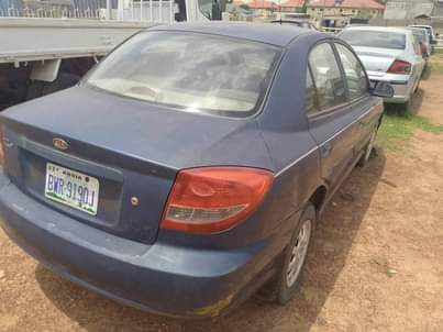 A picture of 2004 Kia Rio