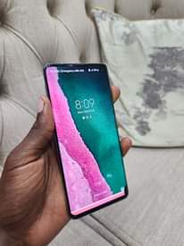 A picture of Samsung s10 gb128