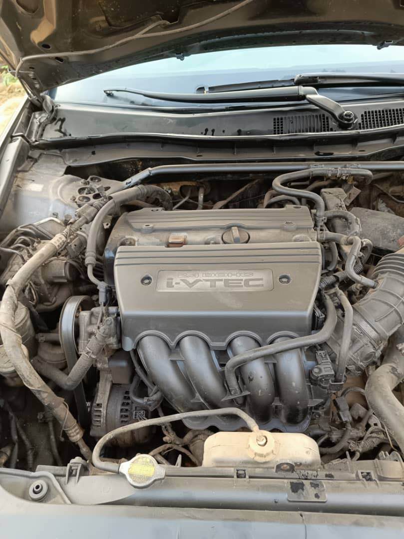 A picture of Honda very clean with Ac 08160303759
