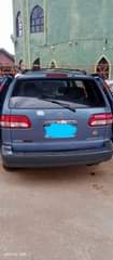 A picture of 2001 sienna