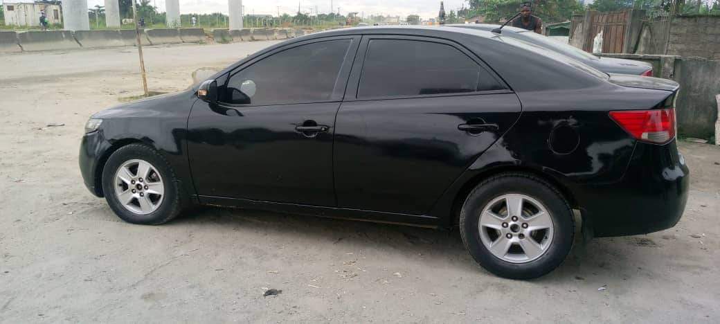 A picture of Very sharp Kia cerato 2010 Engine silent Gear working perfectly