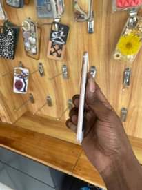 A picture of iPhone 7 32GB