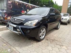 A picture of BARELY USED LEXUS RX 400 HYBRID ZERO ISSUE JUST BUY