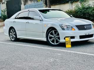 A picture of TOYOTA CROWN ATHLETE GOOD NEW FOR SELL 17M OR EXCHANGE