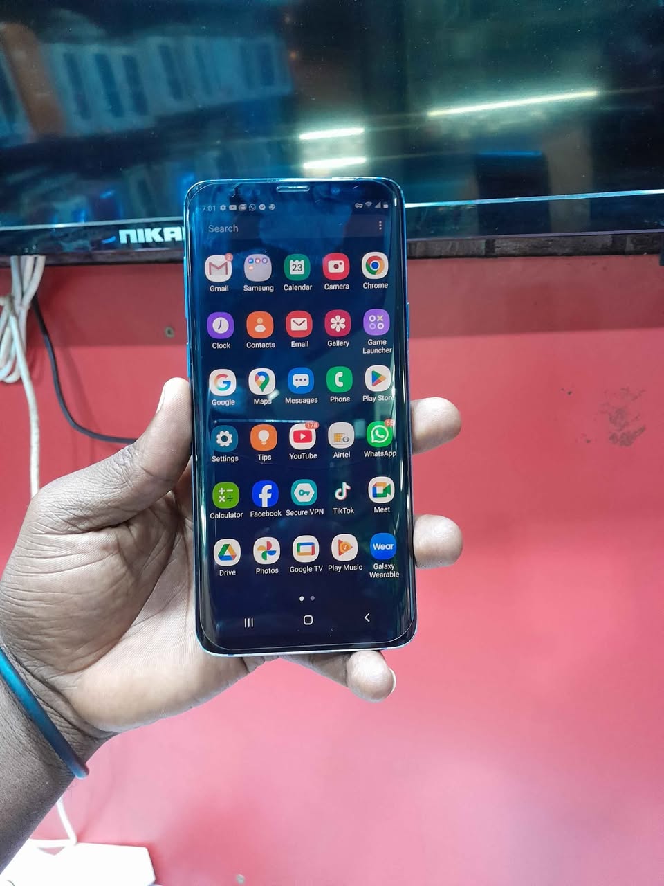 A picture of Samsung galaxy s9plus at 320k Storage 64gb 6gb rm Call