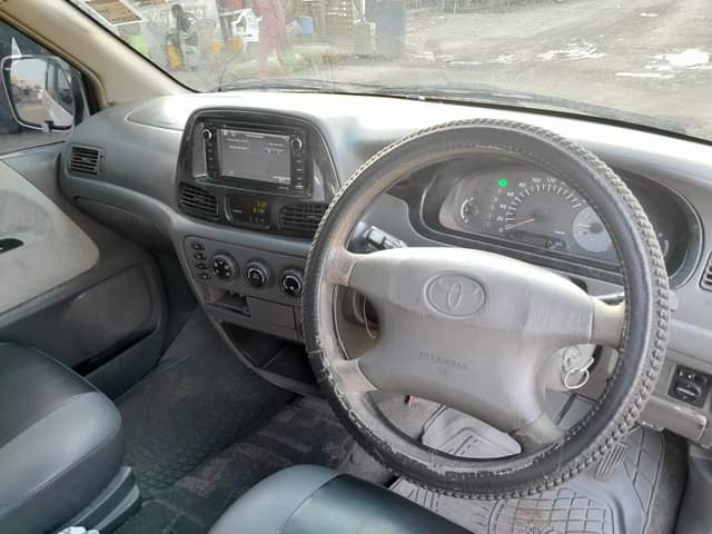 A picture of TOYOTA NOAH FOR SALE