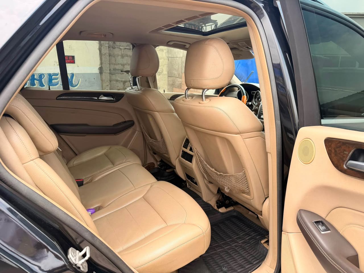 A picture of Mercedes Benz ML350 2013