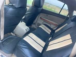 A picture of TOKUNBO Lexus RX 330 YEAR MODEL 2005 TRANSMISSION Automatic CONDITION
