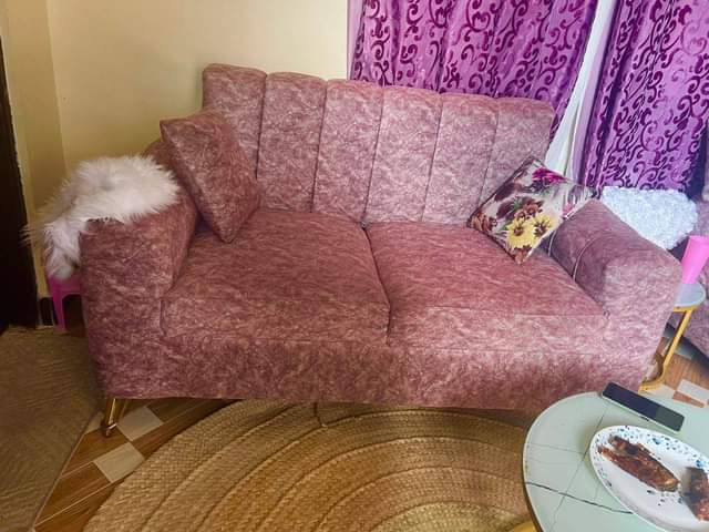 A picture of Sofa set