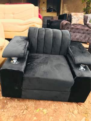A picture of SINGLE SEATER BLACK SOFA