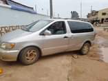 A picture of 2002 Sienna