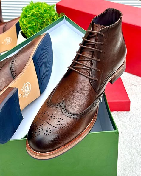A picture of official shoes original