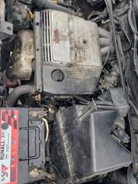 A picture of 2004 highlander slight top noise owner want to travel out