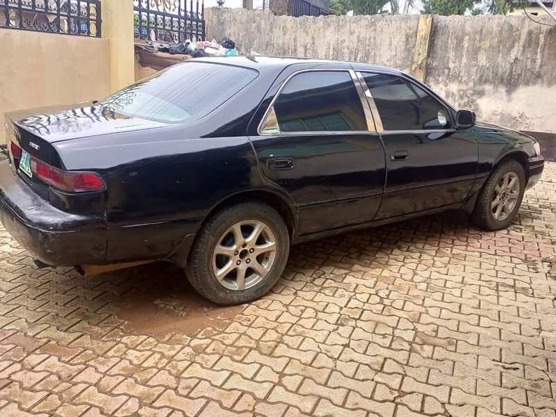 A picture of Toyota pencil camry Engine and gear perfect Ac cool Nothing