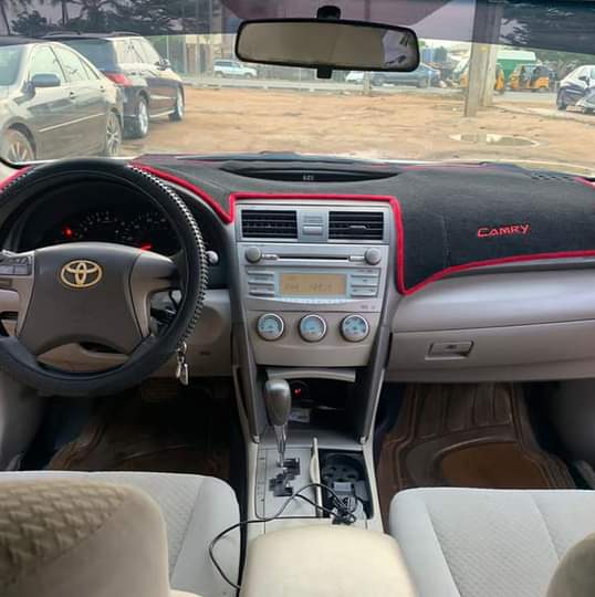 A picture of Toyota Camry 2008 model le version v4