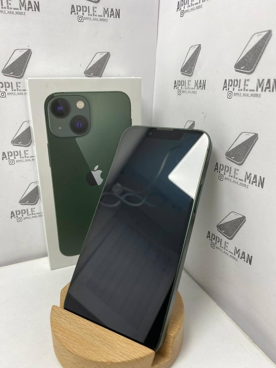 A picture of IPhone 13