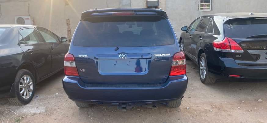 A picture of Tokunbo standard Highlander Clean in and out Buy and drive