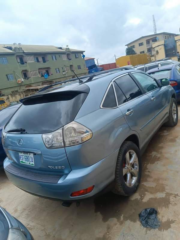A picture of Registered Lexus rx330 basic custom papers intact sound engine and