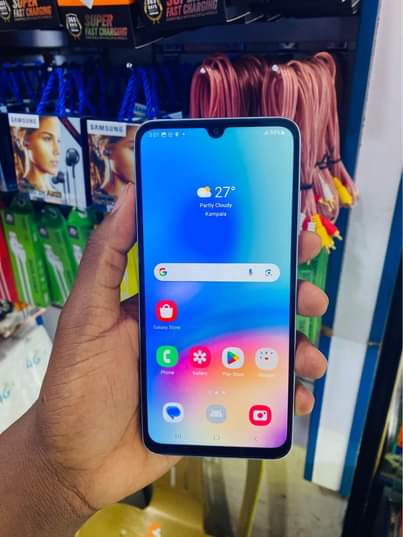 A picture of Note 20 Ultra at 780k Note 10 5G at 550k