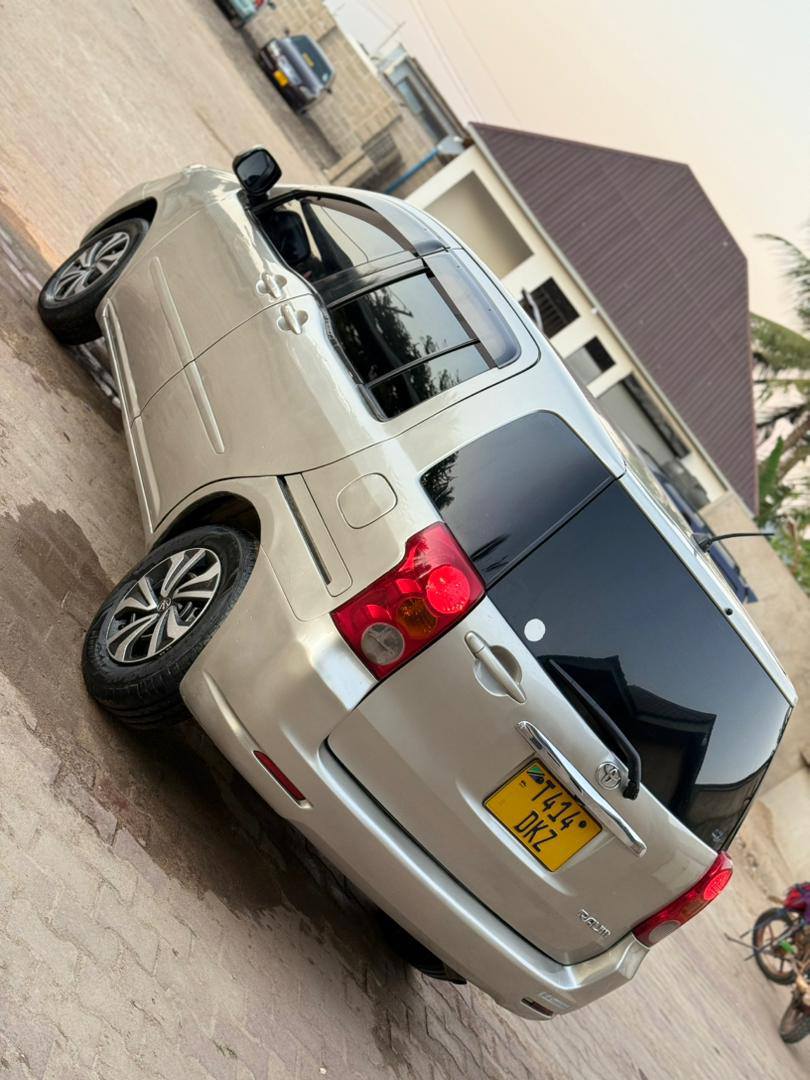 A picture of Toyota Raum Full Ac Music Cc1290 Mil 8.8 No kipengele