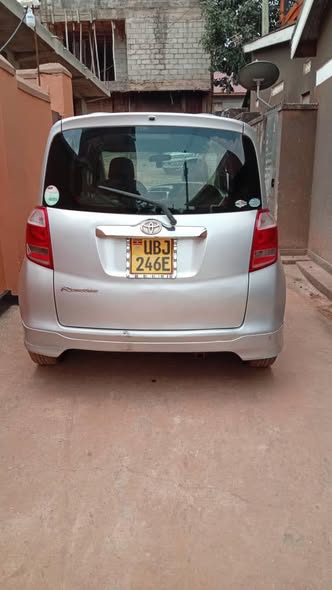 A picture of Toyota ractis 14 5m quick sale