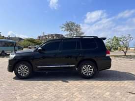 A picture of Toyota Landcruiser V8 2010
