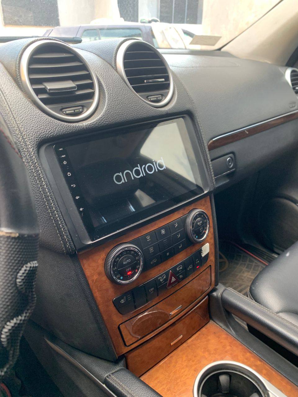A picture of 5 4M only for CLEAN Mercedes Benz GL 550 Direct