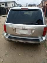 A picture of Honda pilot 05