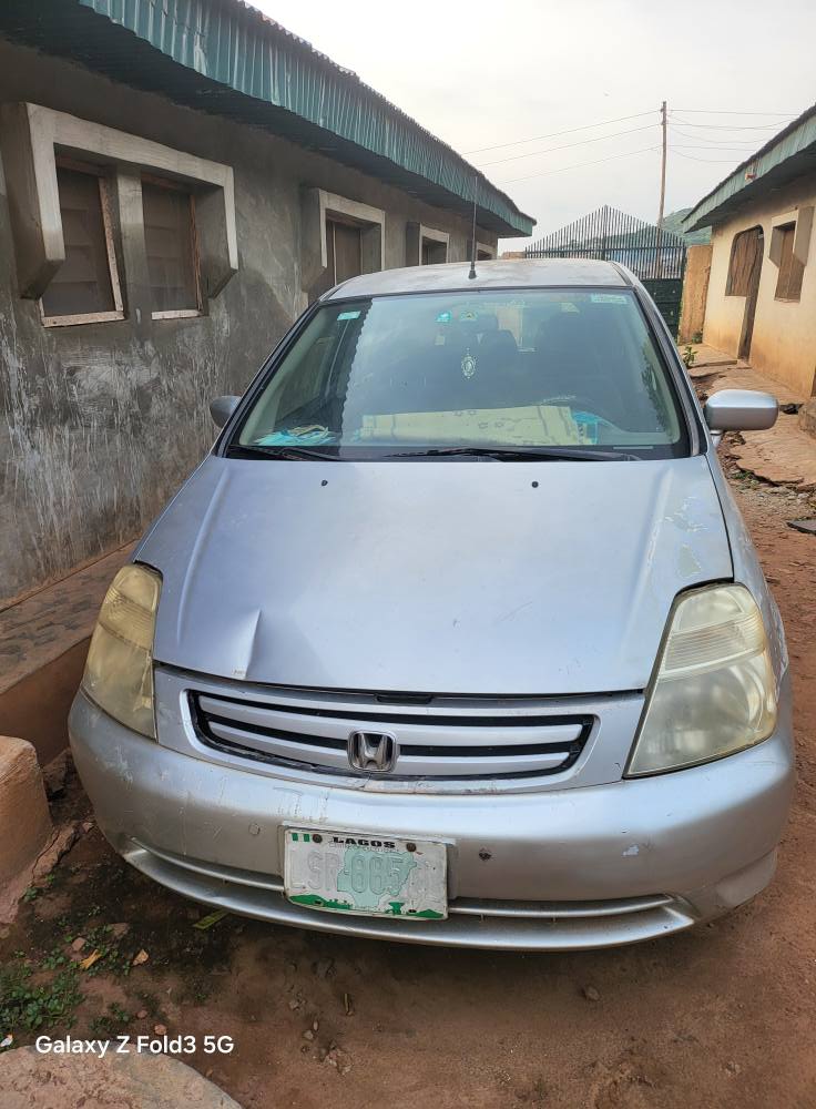 A picture of Honda space wagon