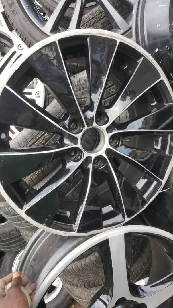 A picture of 17rim Camry