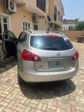 A picture of Relocation Alert Brand Nissan Rogue Year 2010 model Purely first