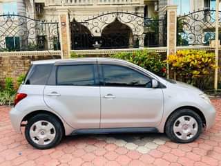 A picture of TOYOTA IST