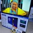 A picture of NANUNUA PASI USED FRIJI GODORO KABAT LA NGUO KITANDA TV