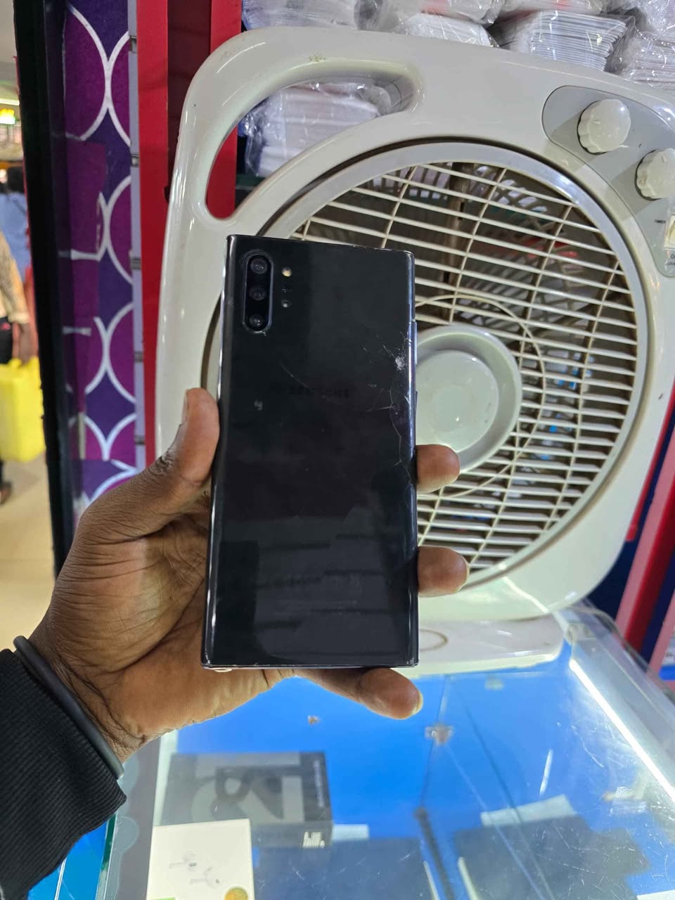 A picture of Samsung note 10plus 5g at 270k Storage 256gb 12gb rm