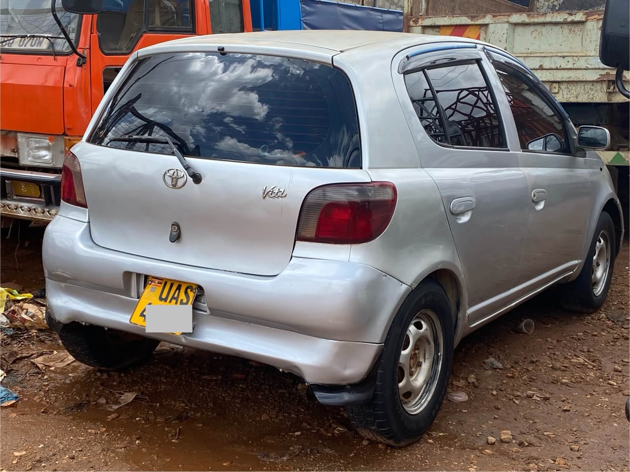 A picture of TOYOTA VITZ