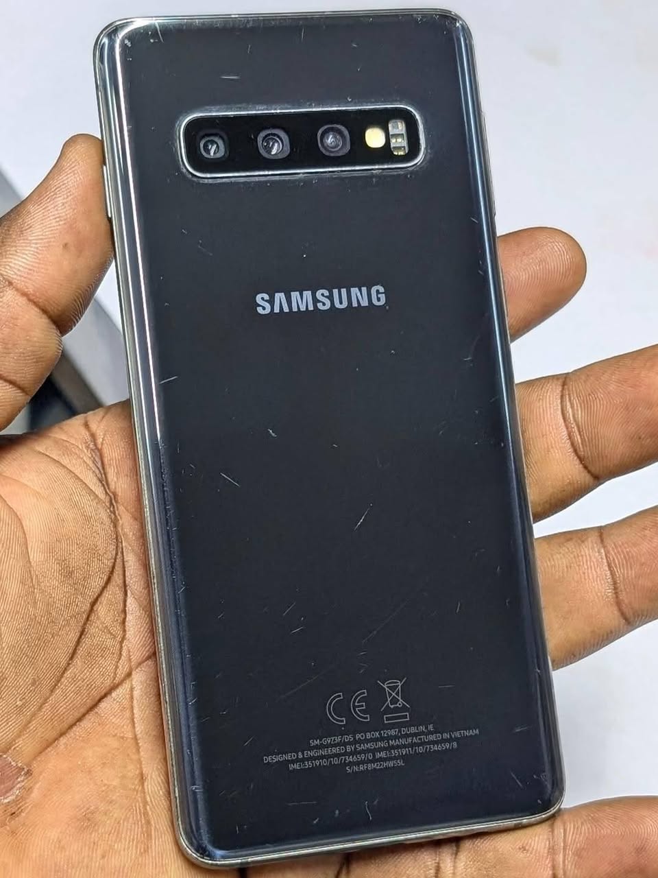 A picture of Samsung Galaxy s10 clean