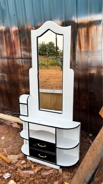 A picture of Dressing mirrors