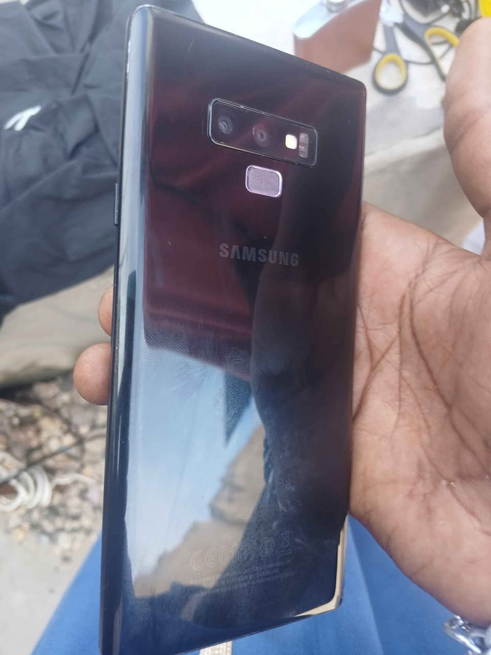 A picture of Samsung note 9 Gb128 Ram6 Naina kipingele chocolate 0765887735