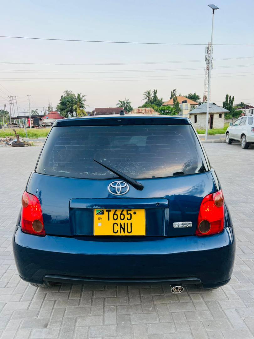 A picture of TOYOTA IST