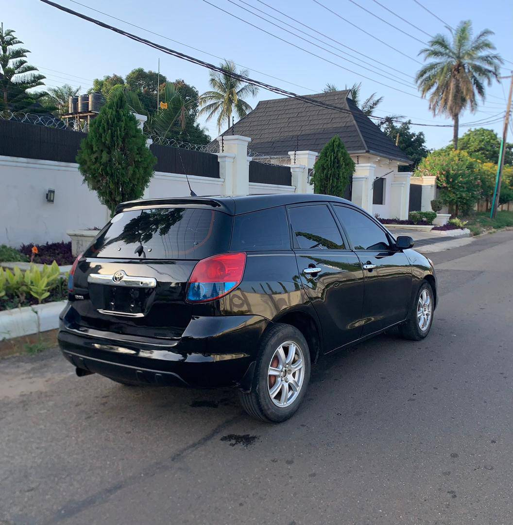 A picture of Toyota Matrix 2004 Model