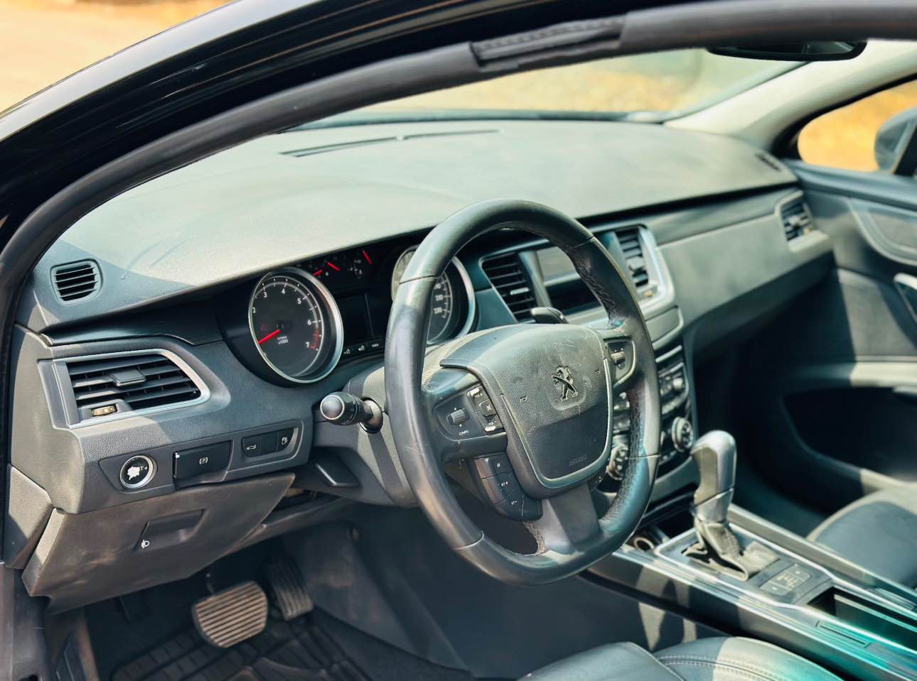 A picture of PEUGEOT 508 2014