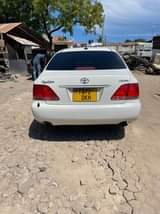 A picture of TOYOTA CROWN