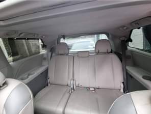 A picture of Toyota Sienna With Panoramic Roof 3 5L V6 Engine Thumb