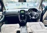 A picture of TOYOTA HARRIER OLD