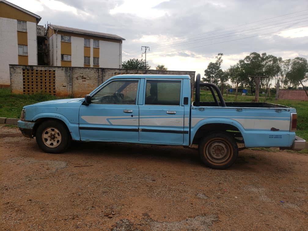 mazda b2500